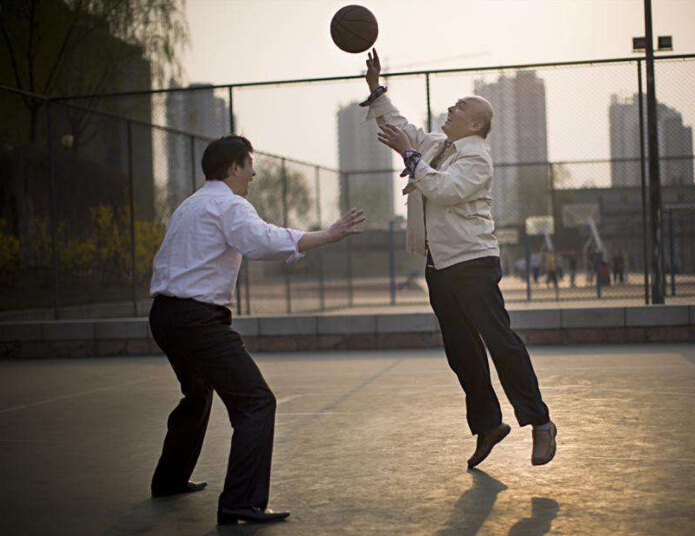 超声51漫画网官网免费仪发现人到中年骨质疏松症的蛛丝马迹【今日头条】