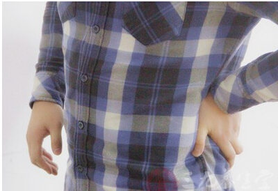 腰背疼痛常为多见，但是也是造成骨质疏松的症状