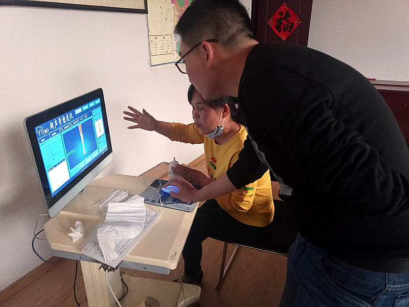 51漫画网官网免费仪器走进安徽某生物科技有限公司-公司人员进行安装培训知道