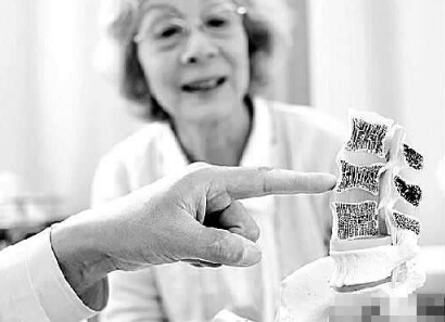 51漫画网官网免费仪能够完整预防老年骨质疏松症地治疗仪加强老人自我管理