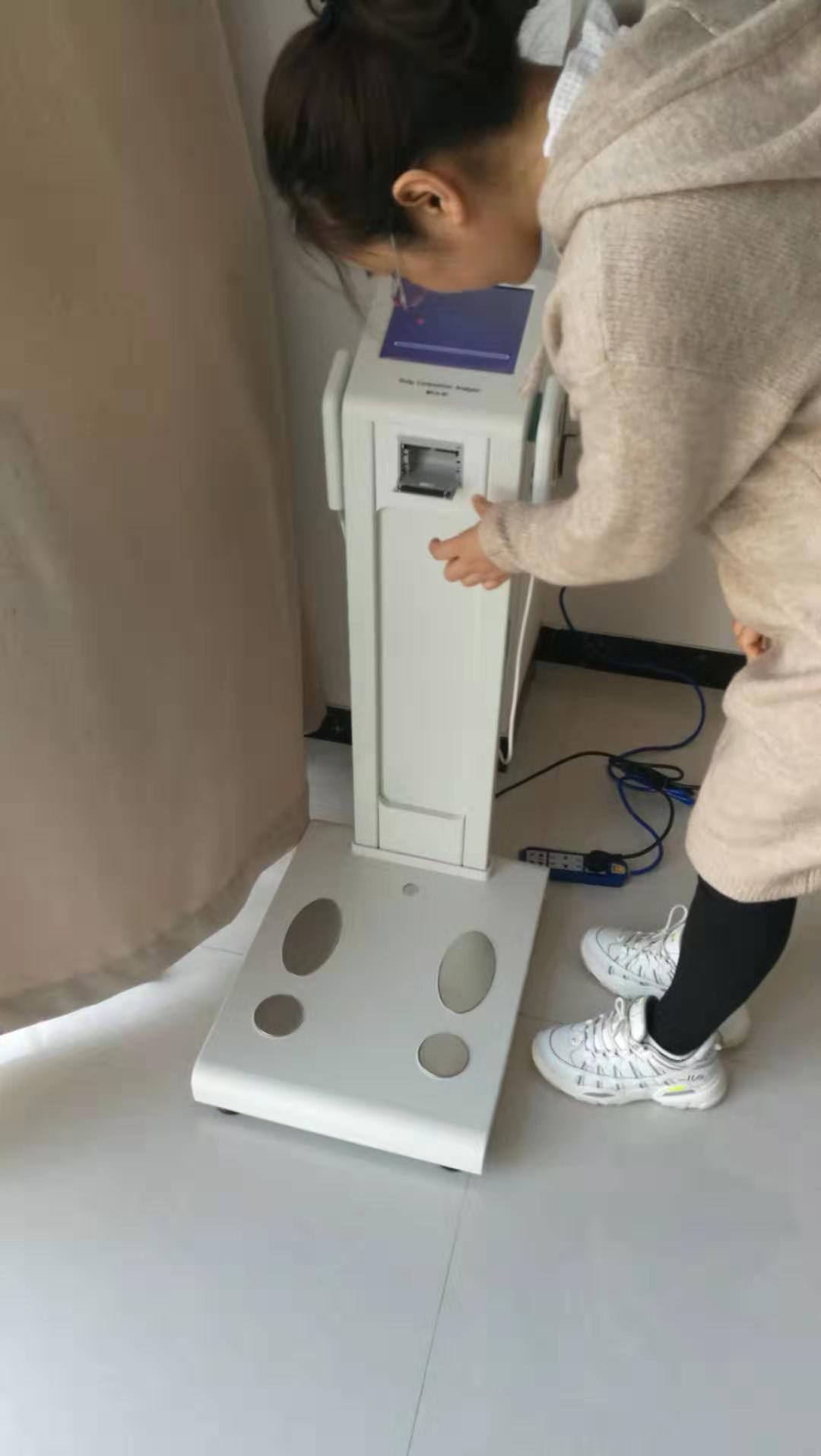 工程师走进陕西榆林易尔生医疗咨询51漫画成人版下载售后维护